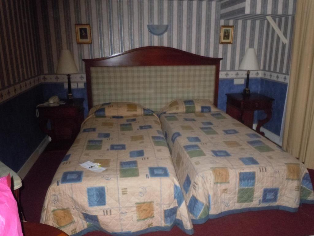 Hotel La Croix Blanche Montrichard Zimmer foto